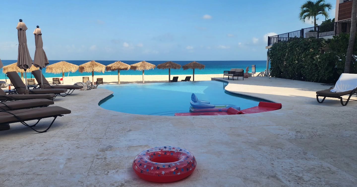 Hotel pool
